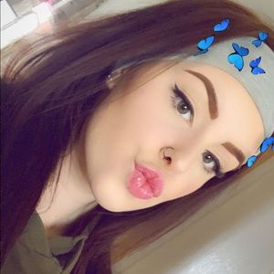 Meet your Posher, Carla